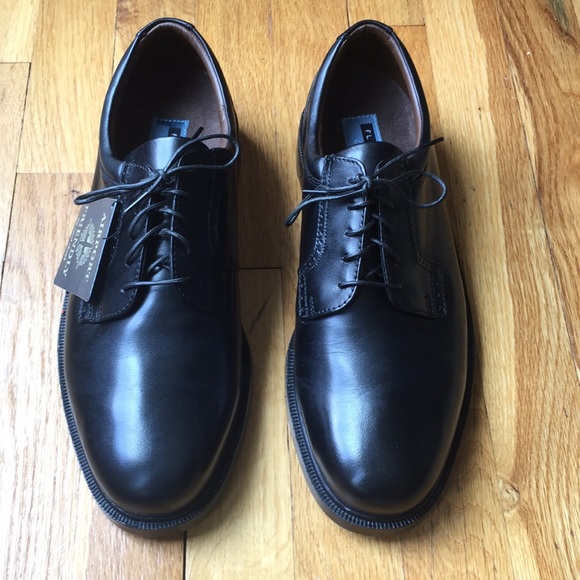 *HP* NWT Florsheim Men Black Comfortech size 9